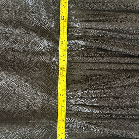 Armani Exchange balloon puff bottom lace top size 2 great used condition - Picture 10 of 14